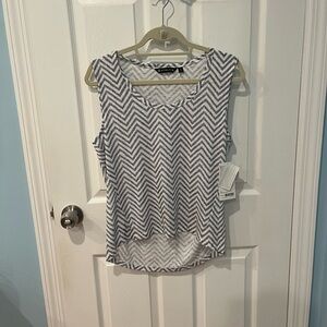 NWT Athleta Women's Top with Gray Chevron Design
